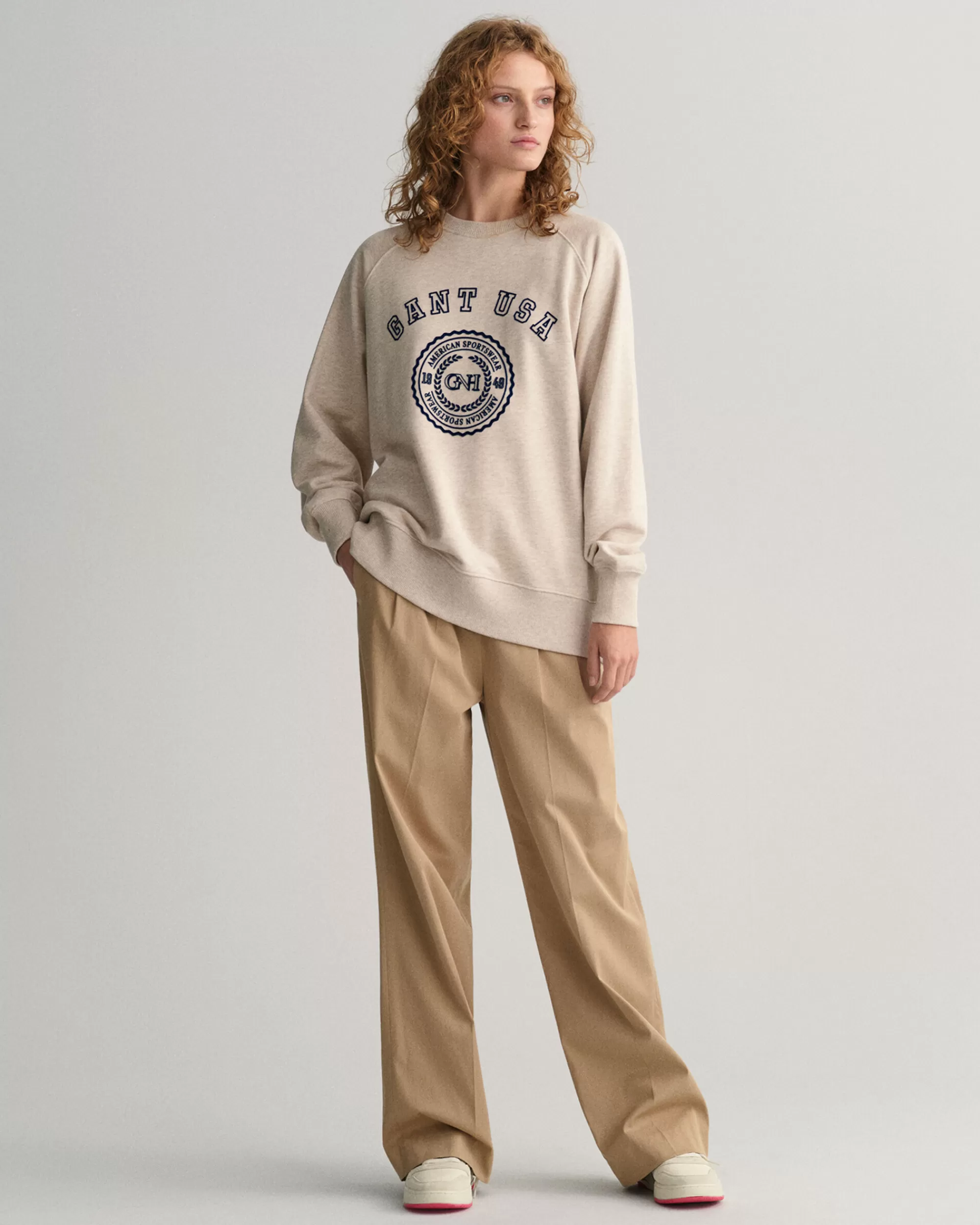 Hupparit & Collegepaidat^GANT Oversized Fit -Mitoitettu Usa -Collegepaita Jossa Pyorea Paantie Light Beige Melange