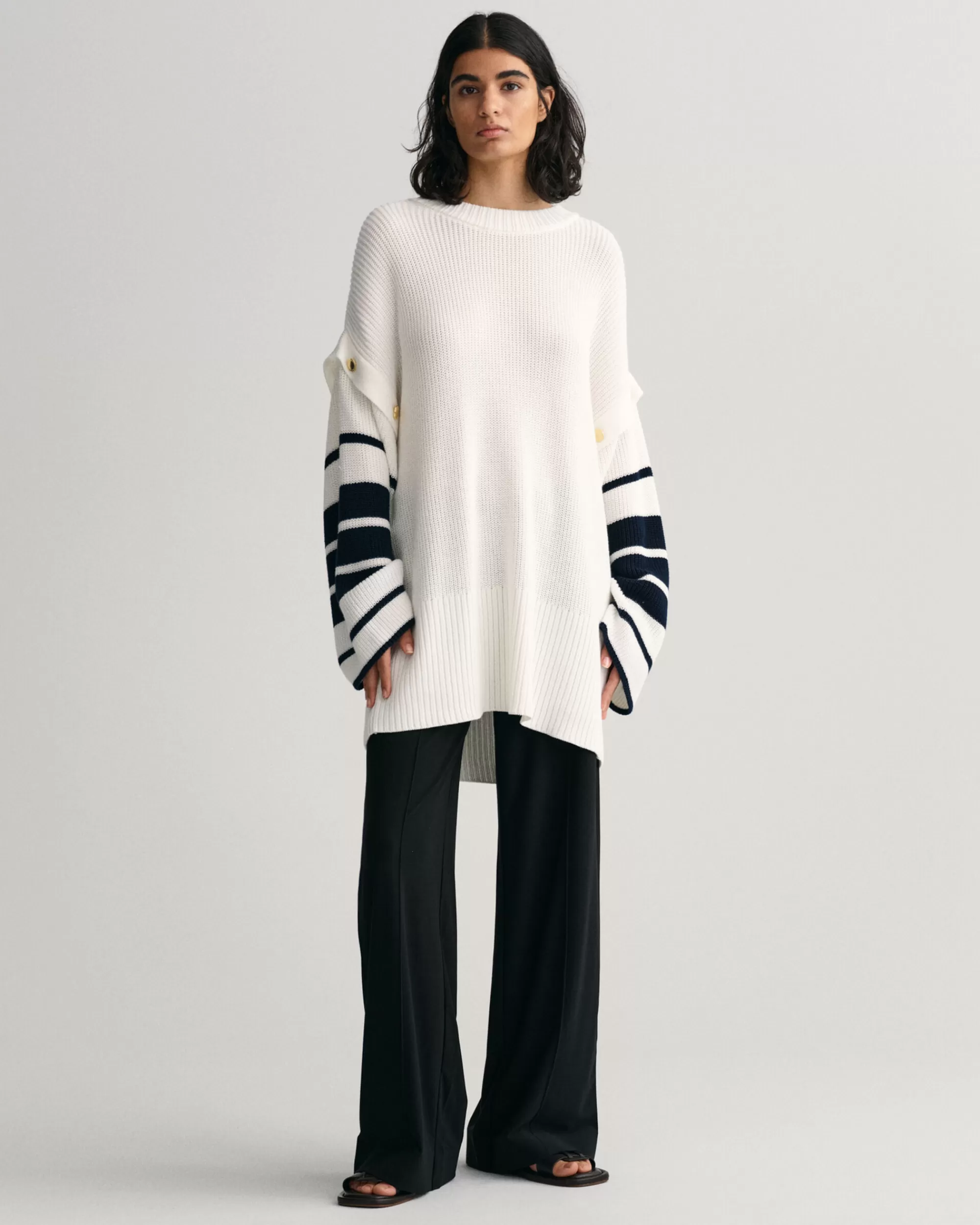 Neuleet^GANT Oversized Fit -Mitoitettu Raidallinen Neulepusero Jossa Pyorea Paantie Cream