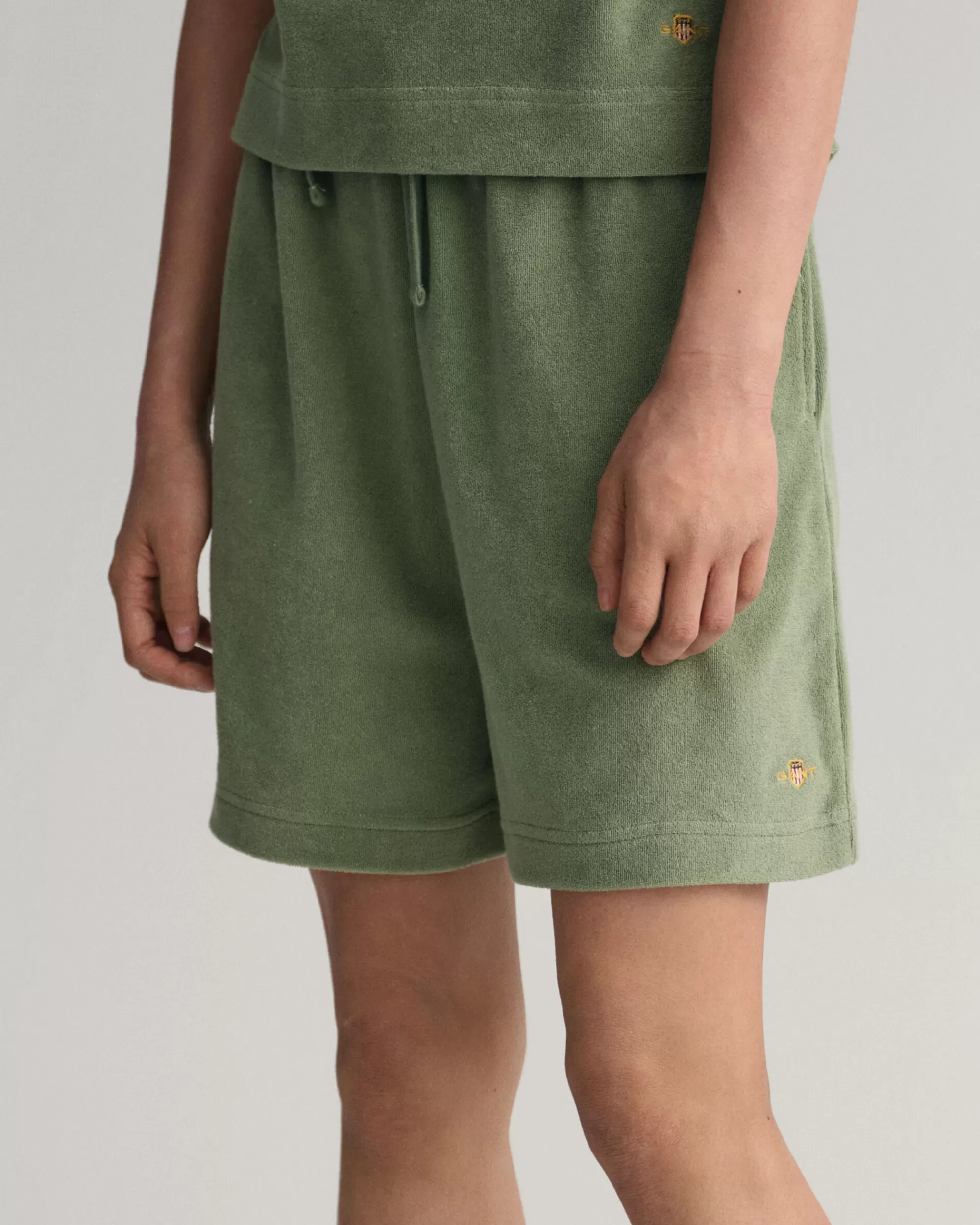 Housut^GANT Teen Girls -Malliston KorkeaVyötaroiset Terry Cloth -Shortsit Kalamata Green