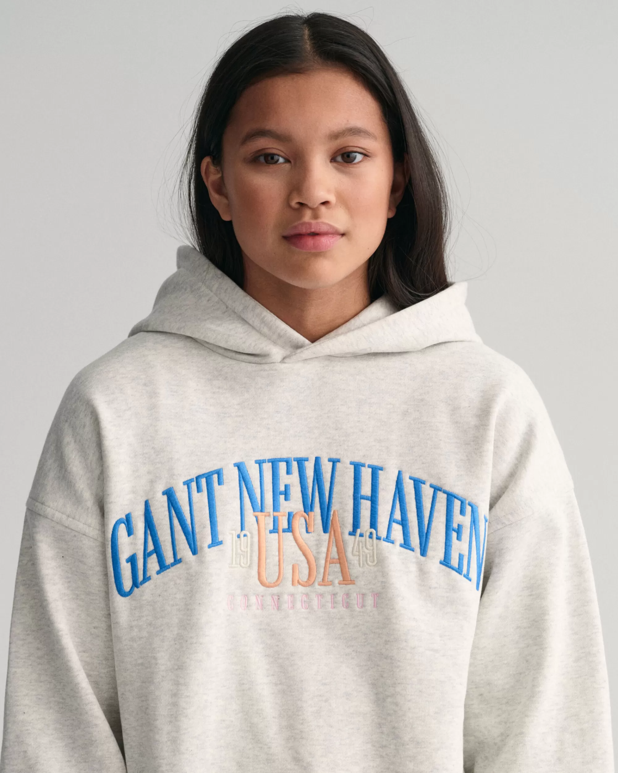 Collegepaidat & Hupparit^GANT Teen Girls -Malliston Oversized Fit -Mitoitettu Usa -Huppari Winter Grey Melange
