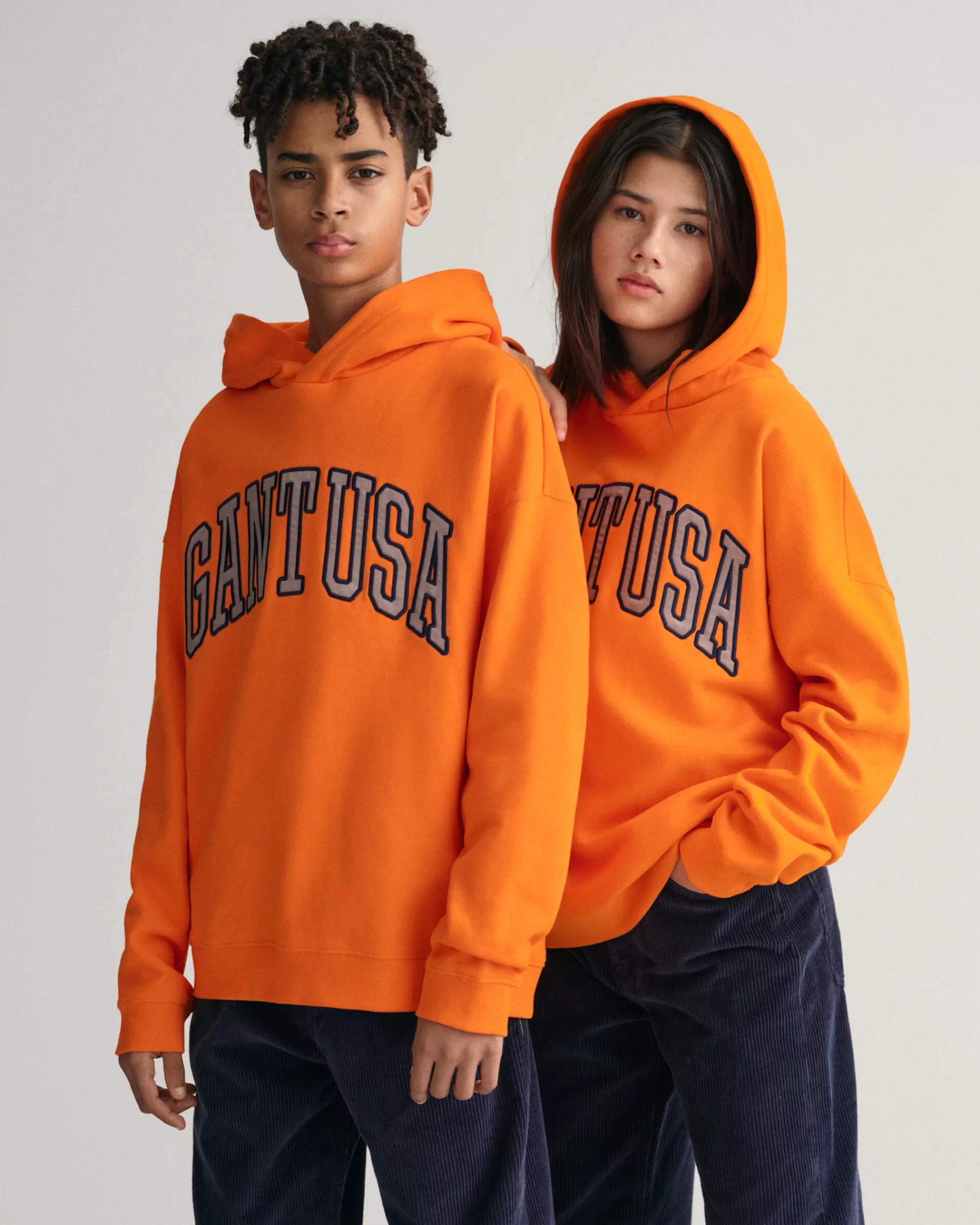 Collegepaidat & Hupparit^GANT Teens-Malliston Oversized Fit -Mitoitettu Usa -Huppari Vivid Orange